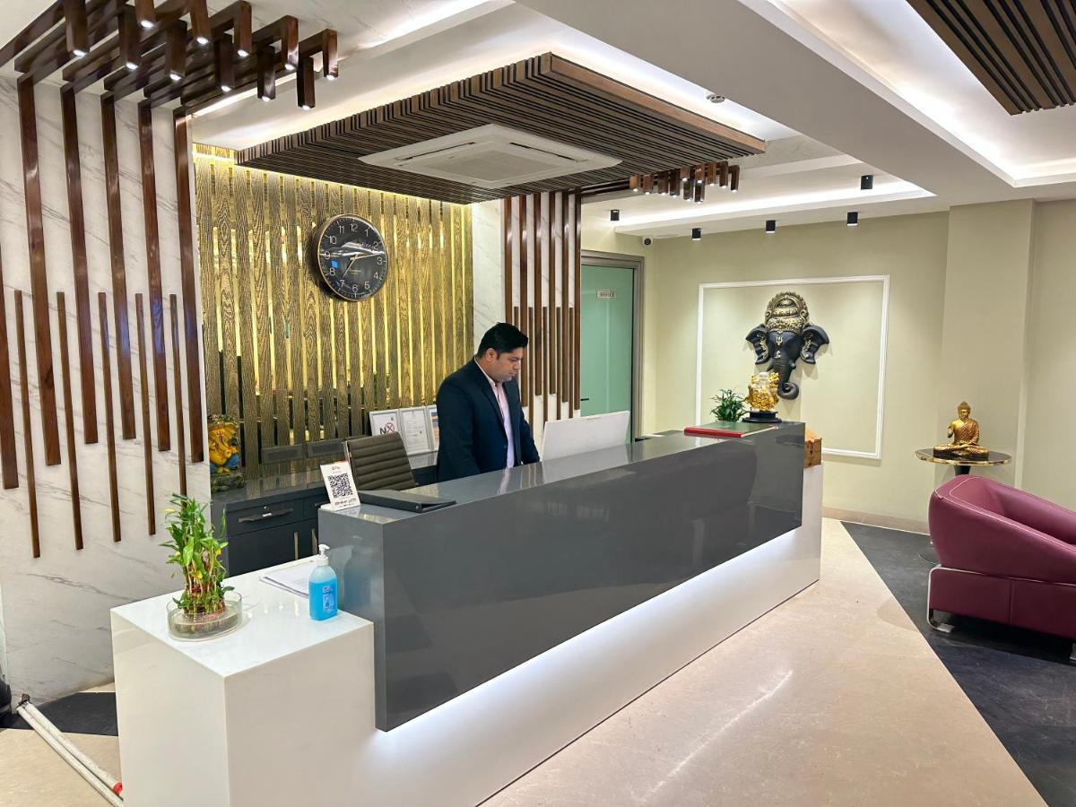 Rj Hotel - Managed By Atithi House グレーター・ノイダ エクステリア 写真