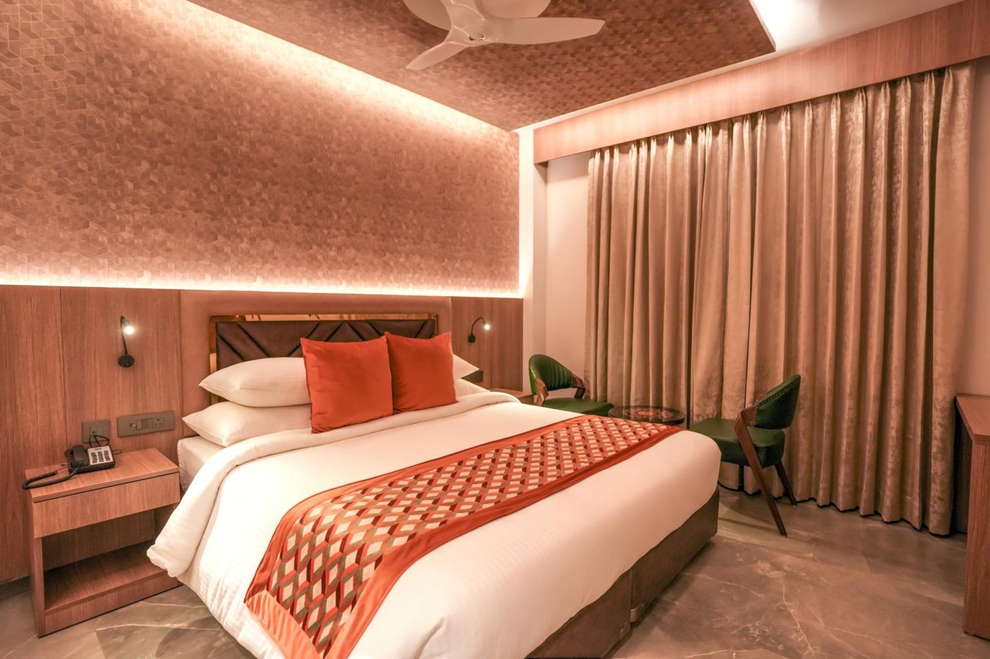 Rj Hotel - Managed By Atithi House グレーター・ノイダ エクステリア 写真