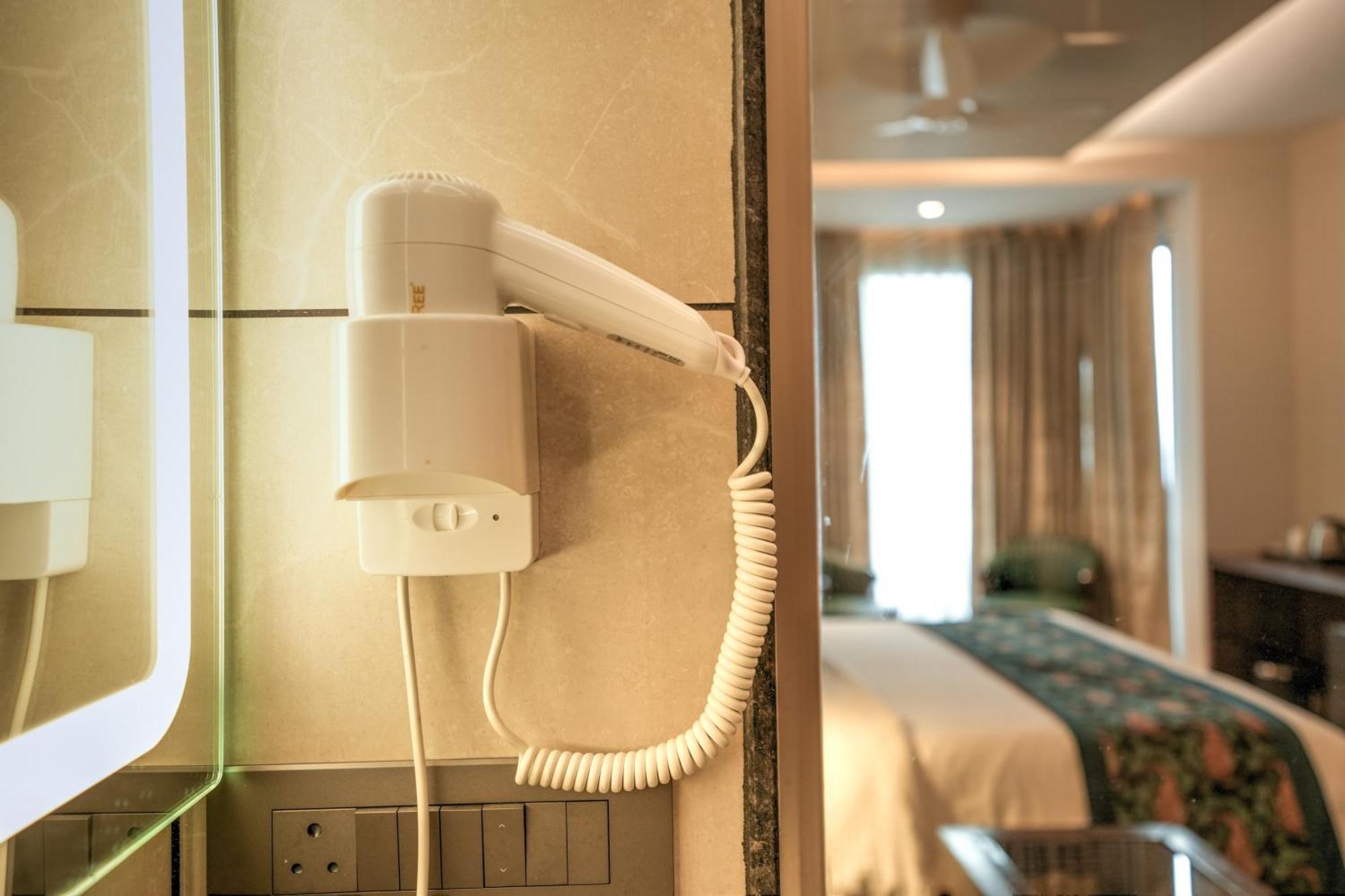 Rj Hotel - Managed By Atithi House グレーター・ノイダ エクステリア 写真