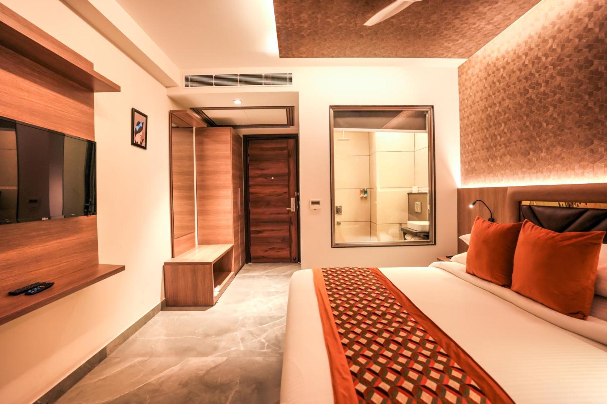 Rj Hotel - Managed By Atithi House グレーター・ノイダ エクステリア 写真