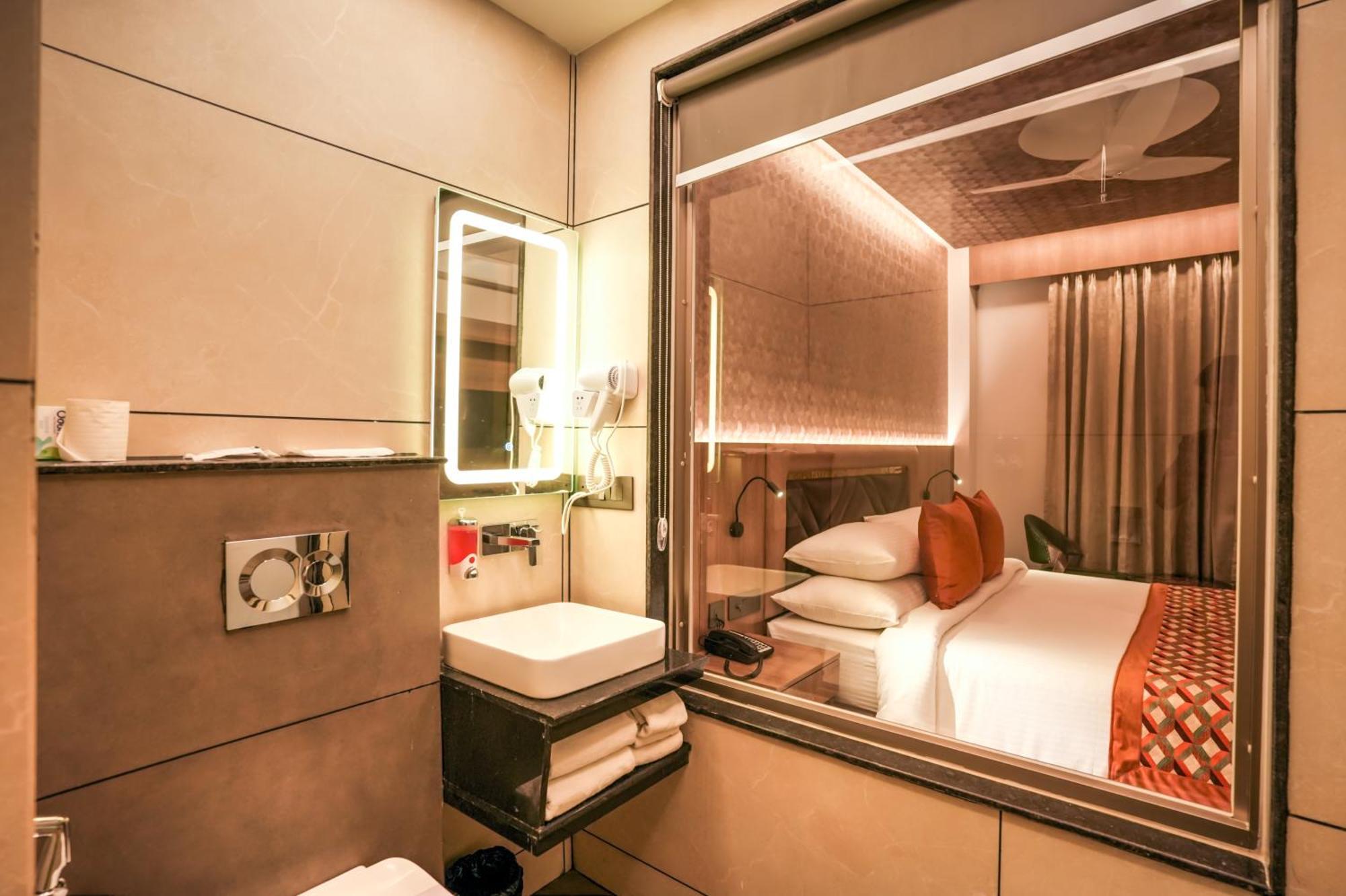 Rj Hotel - Managed By Atithi House グレーター・ノイダ エクステリア 写真