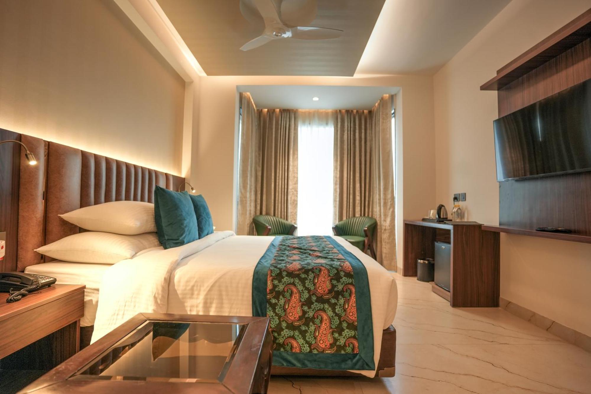 Rj Hotel - Managed By Atithi House グレーター・ノイダ エクステリア 写真