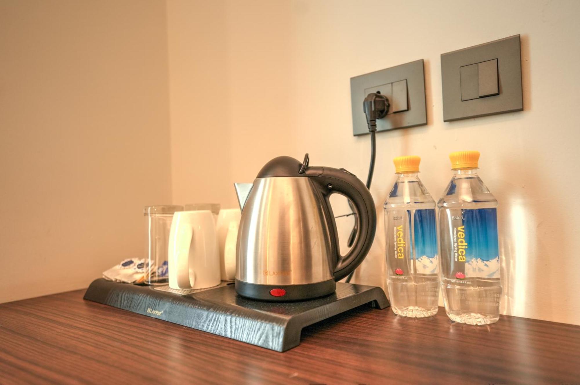 Rj Hotel - Managed By Atithi House グレーター・ノイダ エクステリア 写真