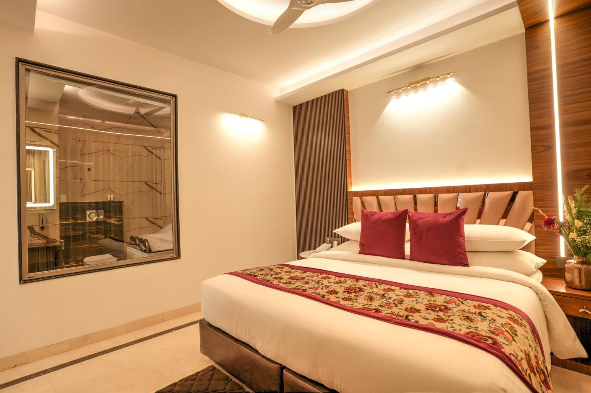 Rj Hotel - Managed By Atithi House グレーター・ノイダ エクステリア 写真