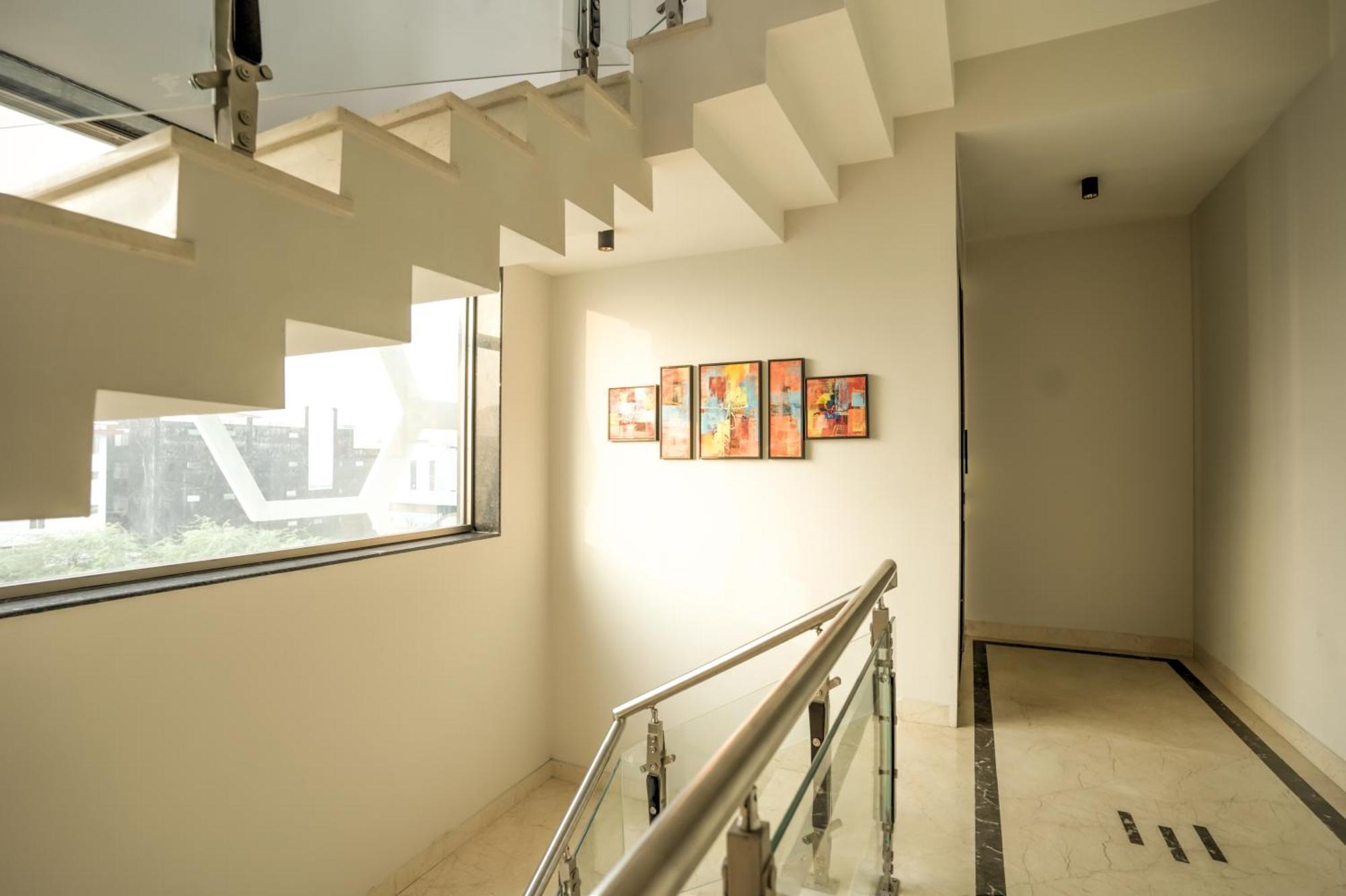 Rj Hotel - Managed By Atithi House グレーター・ノイダ エクステリア 写真