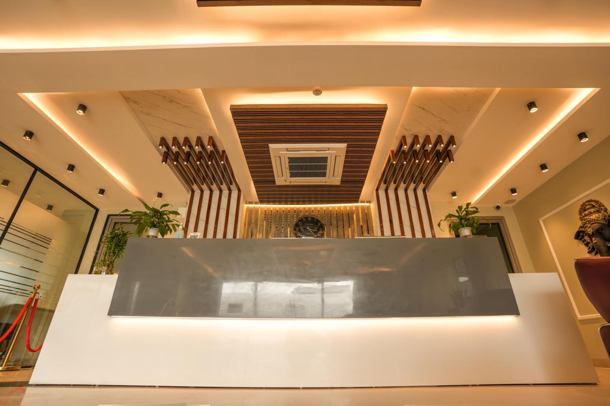 Rj Hotel - Managed By Atithi House グレーター・ノイダ エクステリア 写真